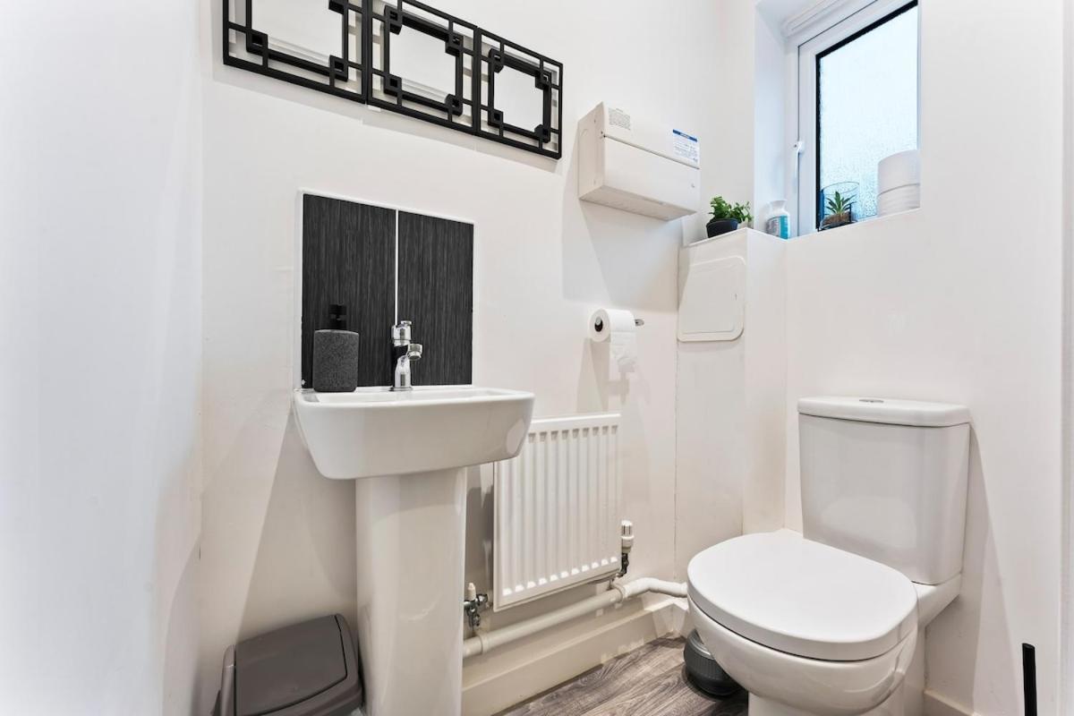 Centre House, Free Parking, Wifi, Sofa Bed * Coventry
